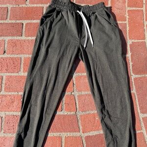 Vuori Men’s Ponto Pant size large in evergreen